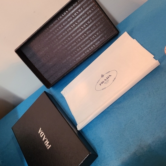 AUTHENTIC PRADA FLORAL LONG WALLET EUC - Picture 12 of 16